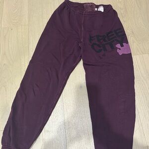 Free city burgundy sweatpants size small